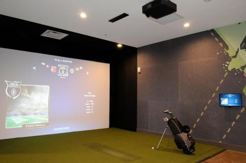 CoHatch-golf-room