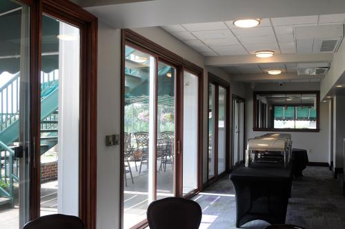 Medina-Country-Club-Restaurant